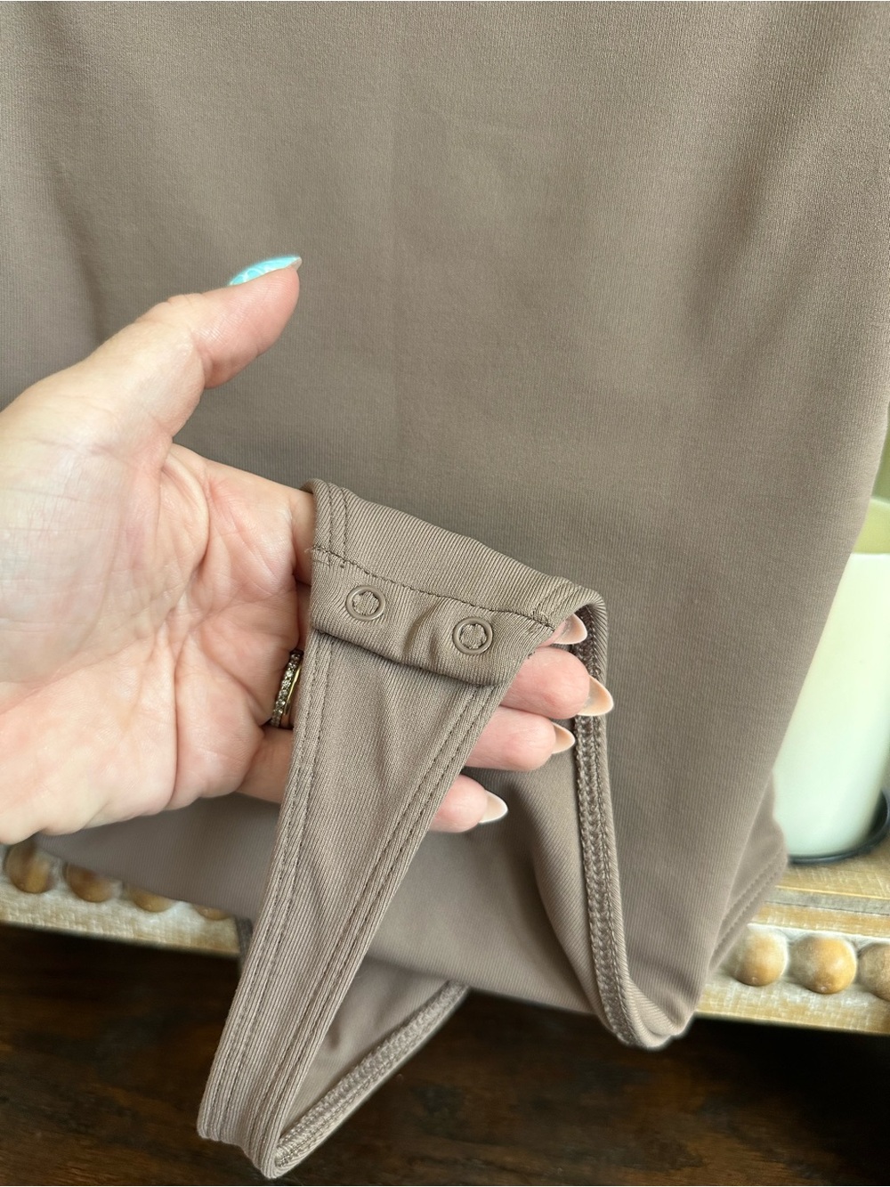 Babaton Contour Squareneck Long-Sleeve Bodysuit Taupe Brown Size S - Picture 4 of 6